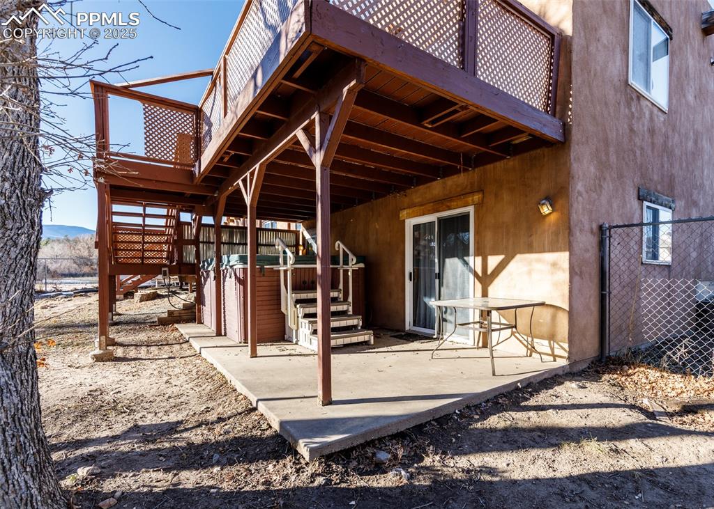 Image 34 of 50: Patio