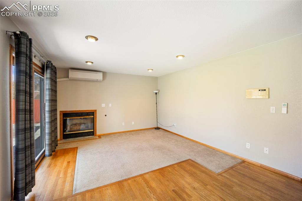 Image 10 of 40: Family Room