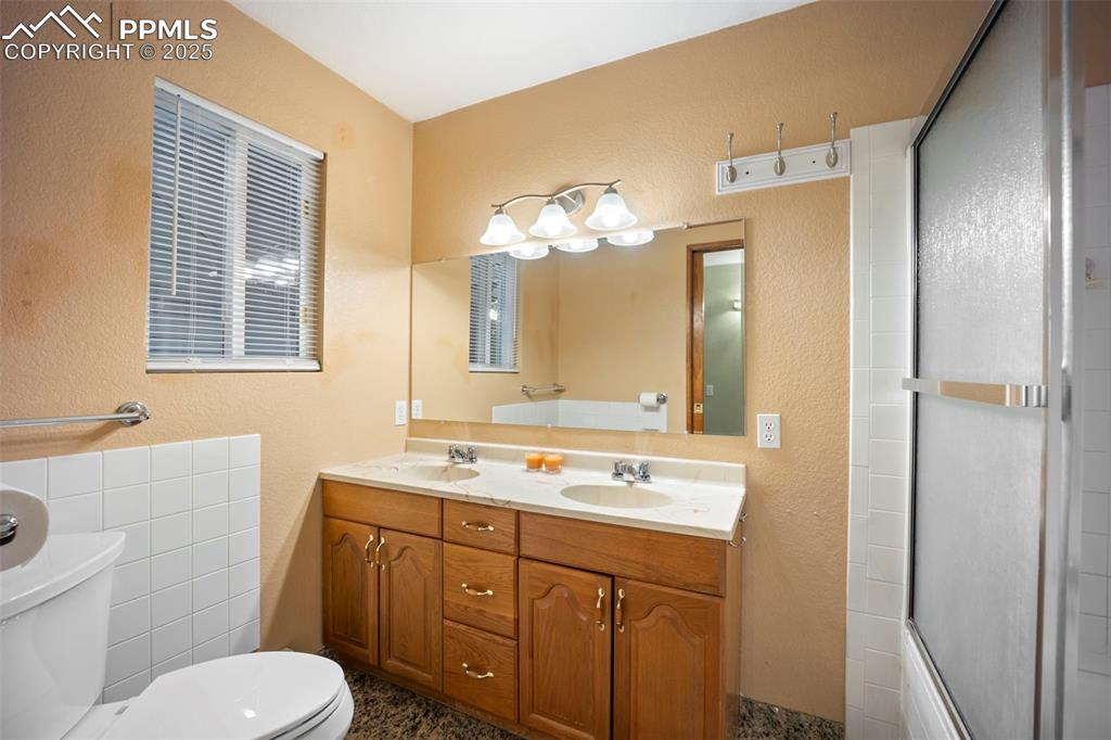 Image 21 of 40: Master Bathroom