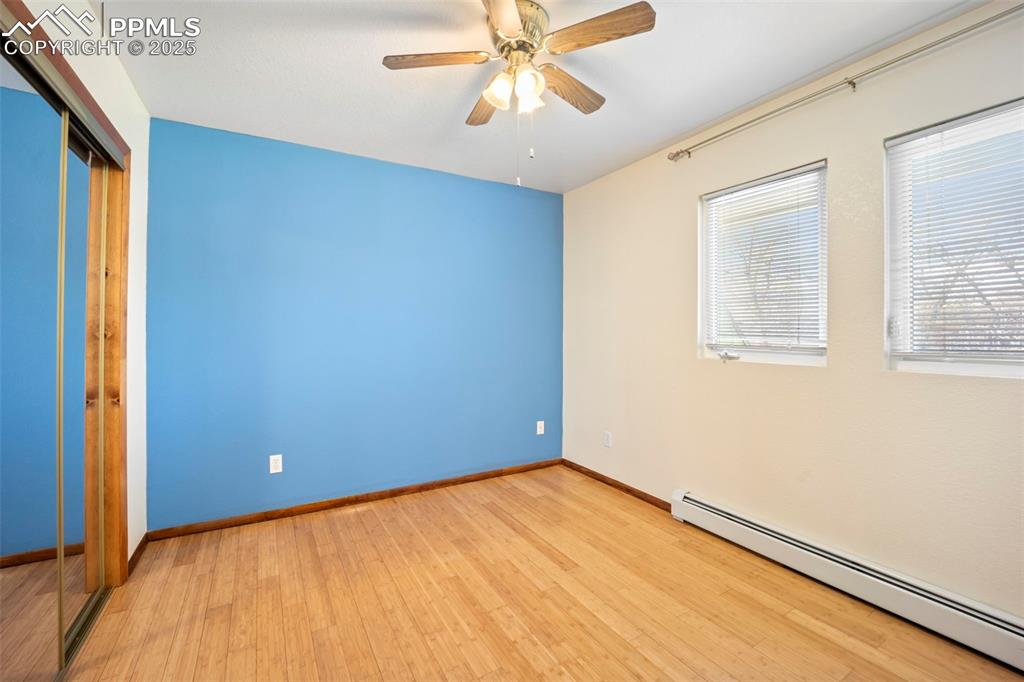 Image 23 of 40: Bedroom