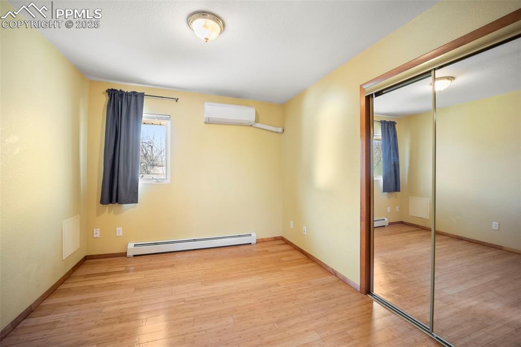 Image 26 of 40: Bedroom