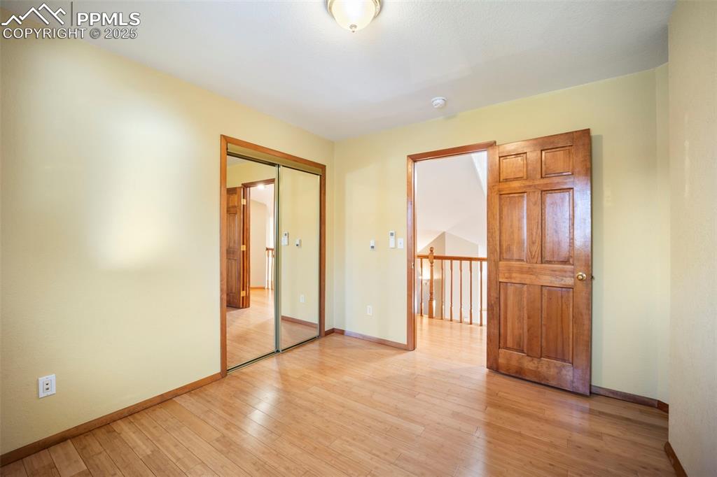 Image 27 of 40: Bedroom