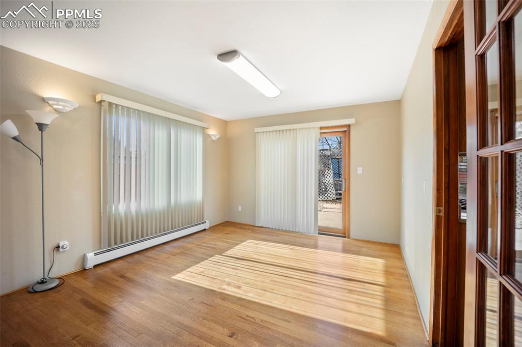 Image 5 of 40: Dining Room