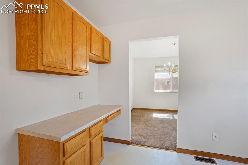 Image 13 of 50: Kitchen