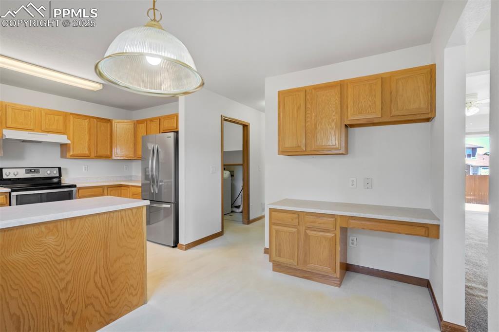 Image 14 of 50: Kitchen