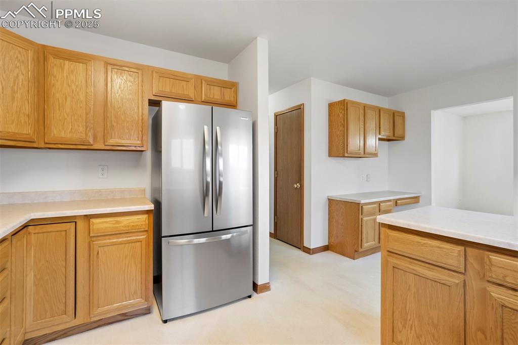 Image 17 of 50: Kitchen