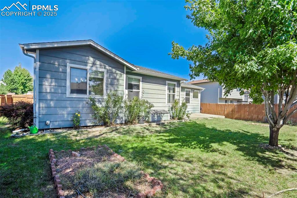 Image 48 of 50: Back of Structure