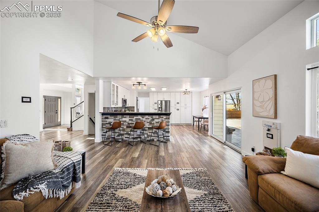 Image 10 of 50: Living Room