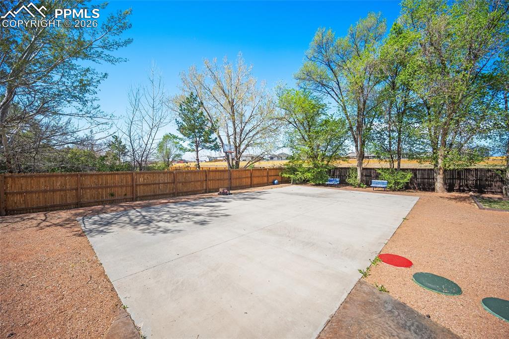 Image 44 of 50: Patio