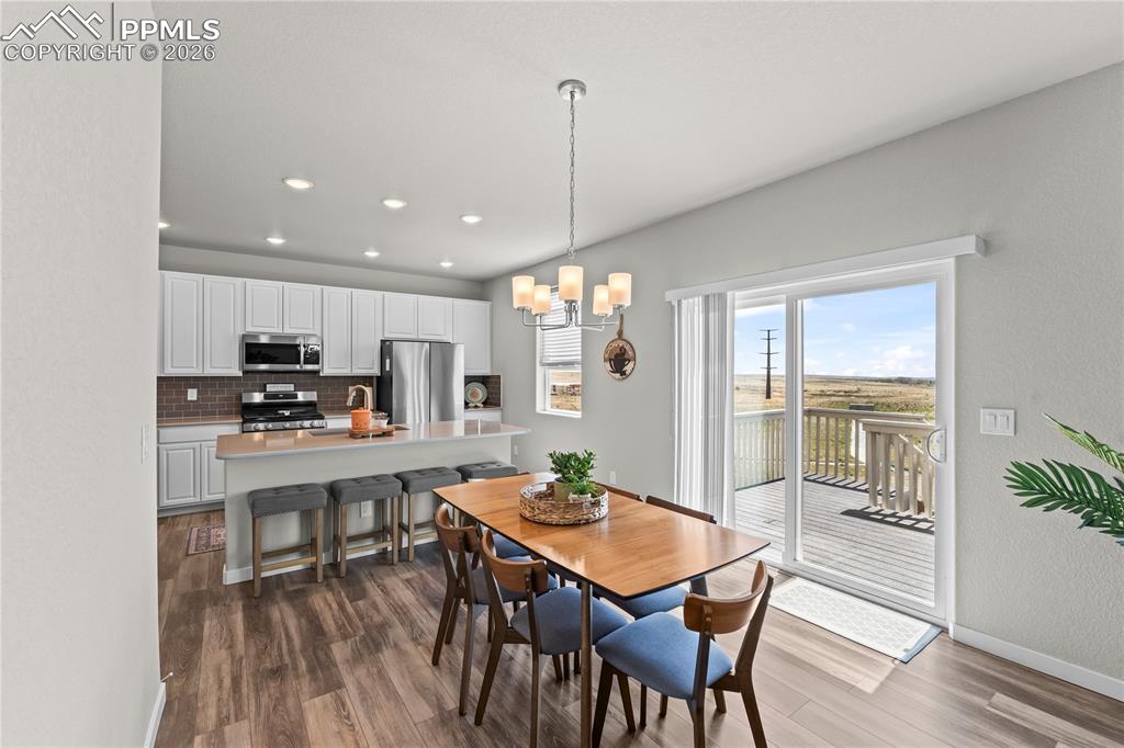 Image 15 of 46: Dining Area