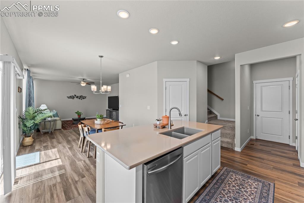 Image 18 of 46: Kitchen