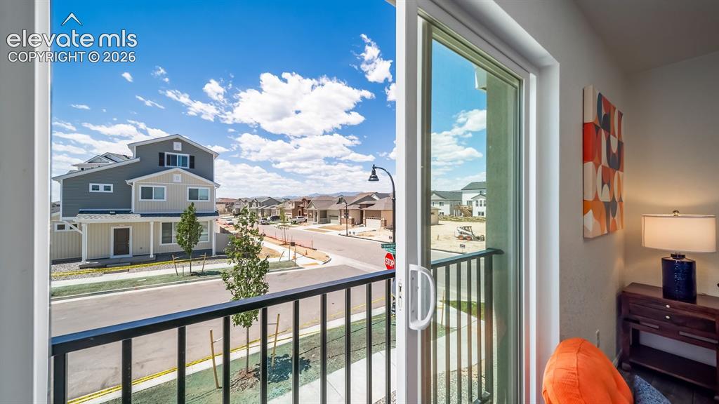 Image 4 of 26: *Photos of a model home*