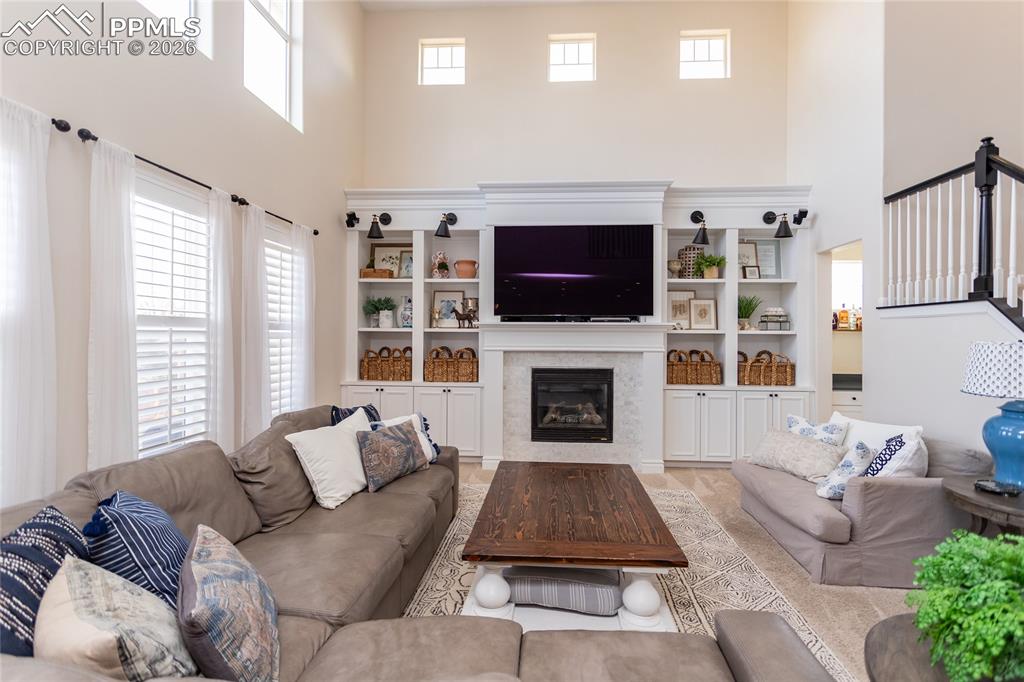 Image 13 of 50: Living Room