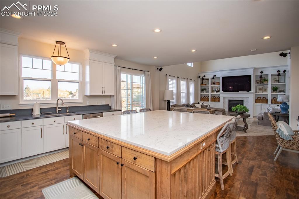 Image 15 of 50: Kitchen