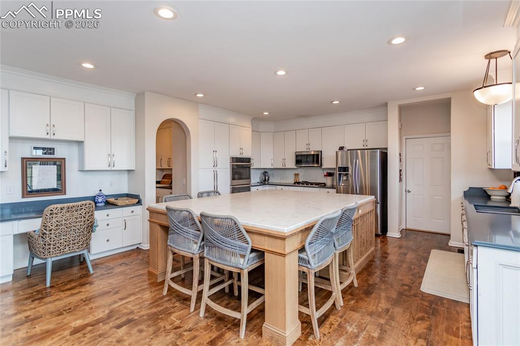 Image 17 of 50: Kitchen