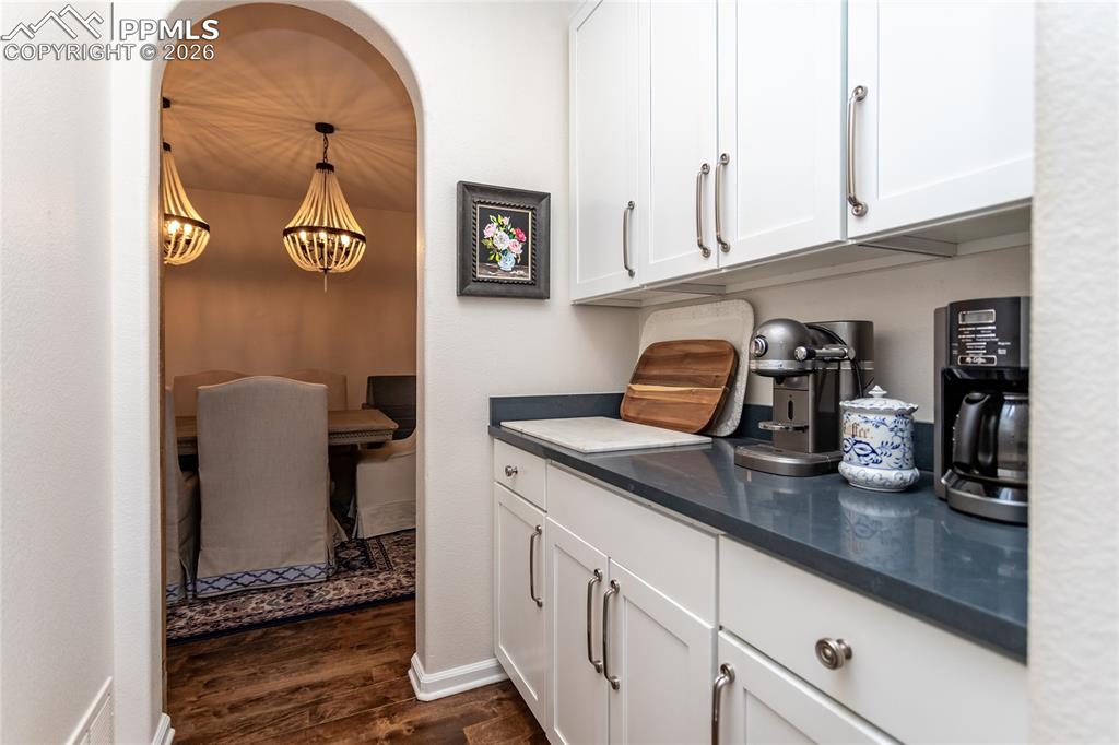 Image 19 of 50: Pantry