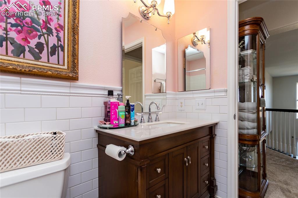 Image 36 of 50: Bathroom