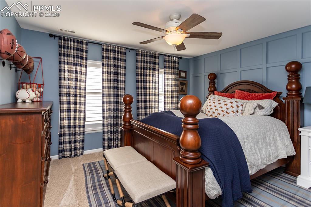 Image 37 of 50: Bedroom