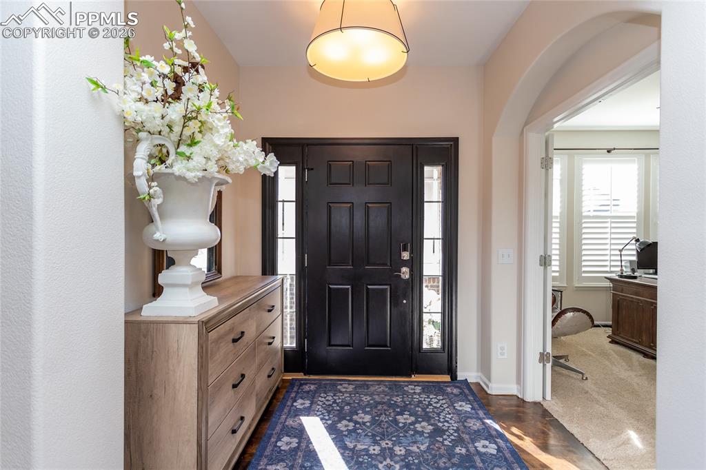 Image 6 of 50: Entrance Foyer