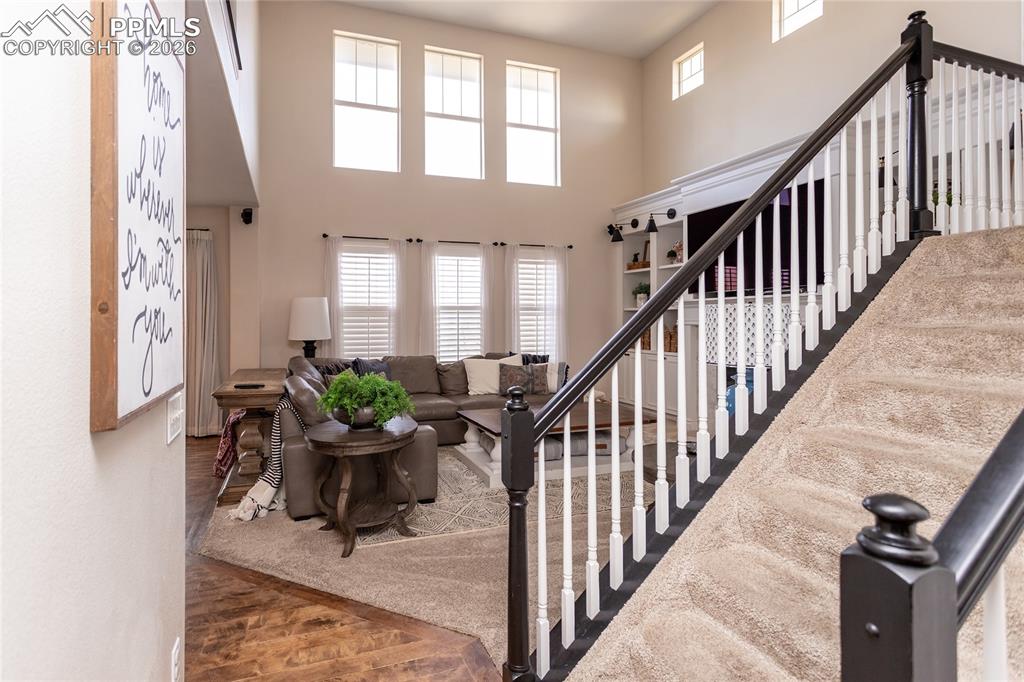 Image 8 of 50: Entry