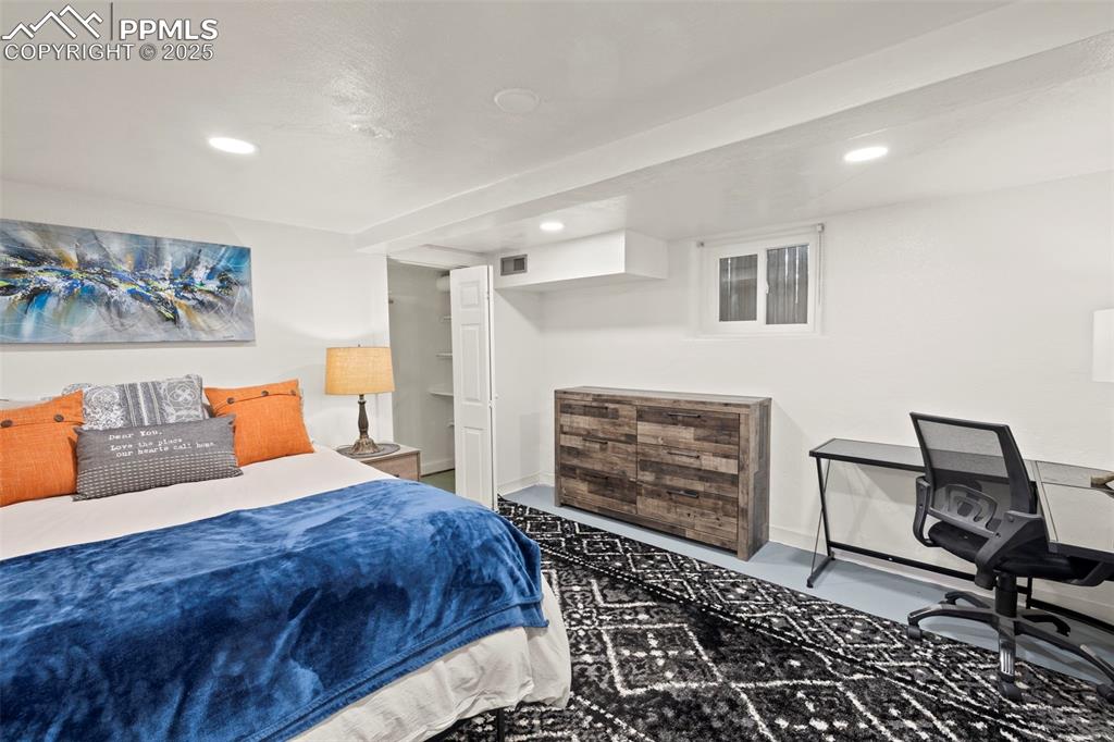 Image 21 of 40: Bedroom