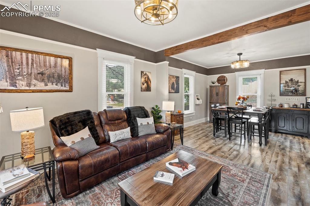 Image 3 of 40: Living Room