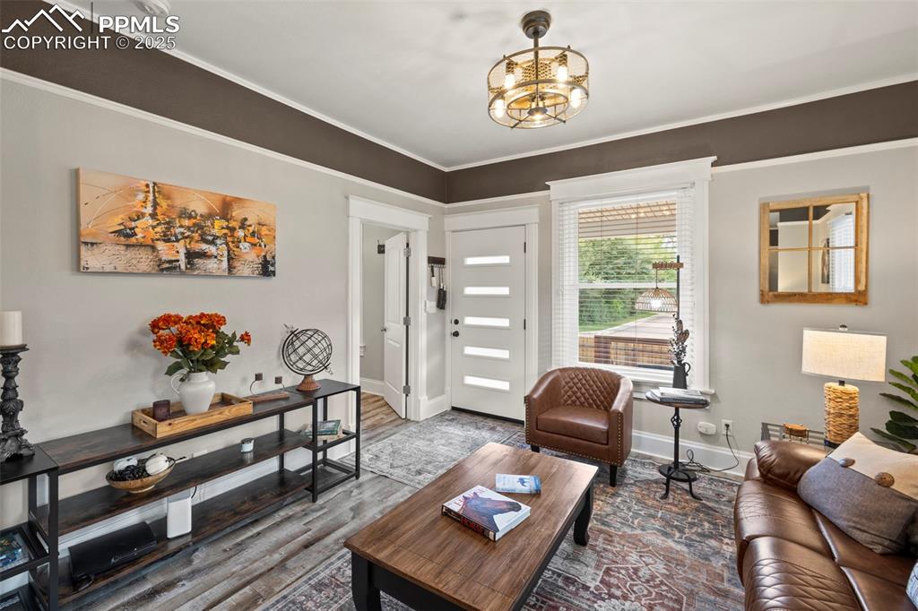 Image 6 of 40: Living Room