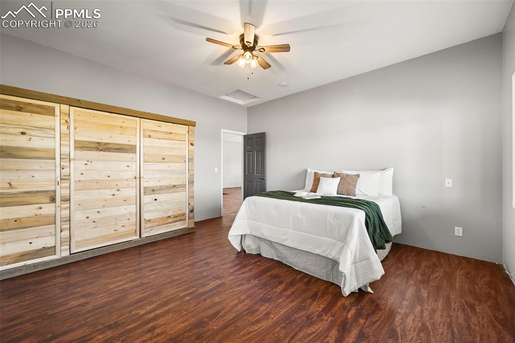 Image 13 of 46: Bedroom