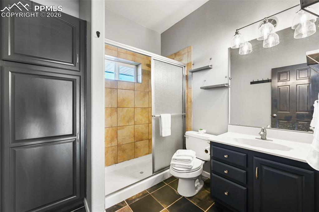 Image 14 of 46: Bathroom