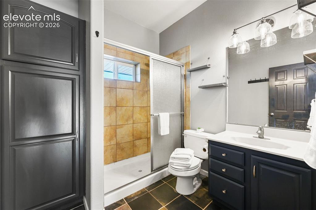 Image 15 of 46: Bathroom