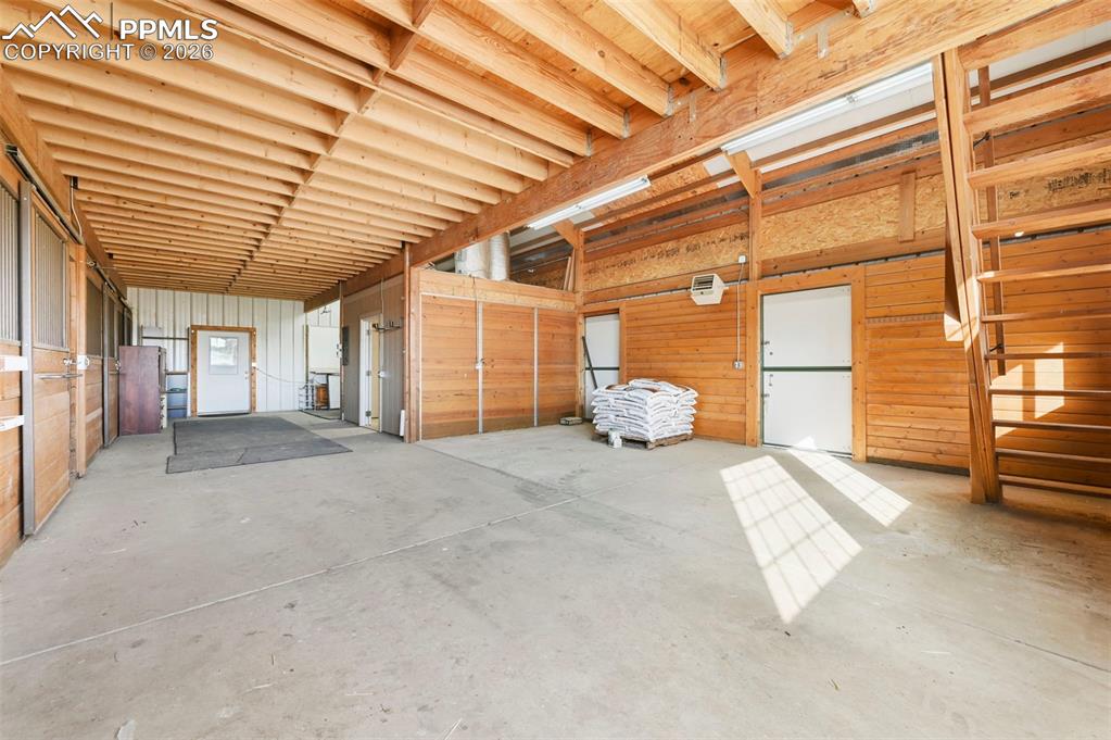 Image 21 of 46: Stable