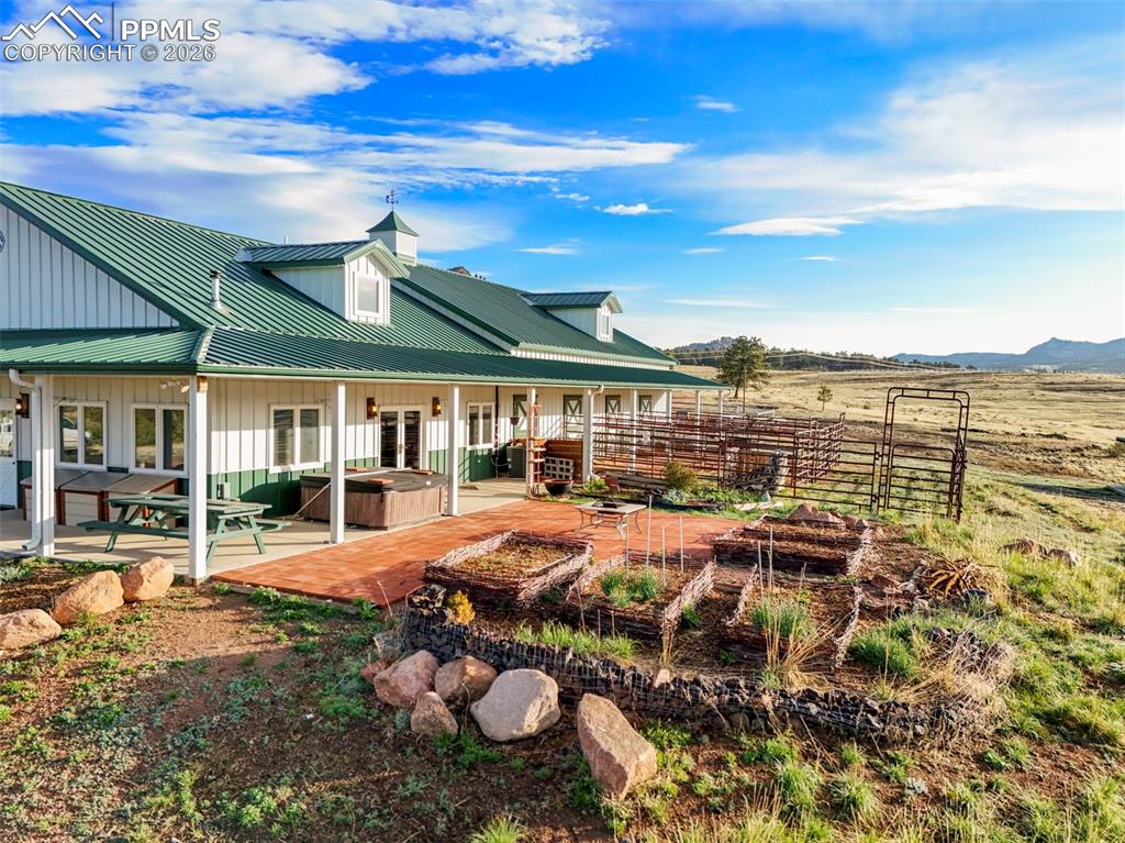 Image 34 of 46: Back of Structure