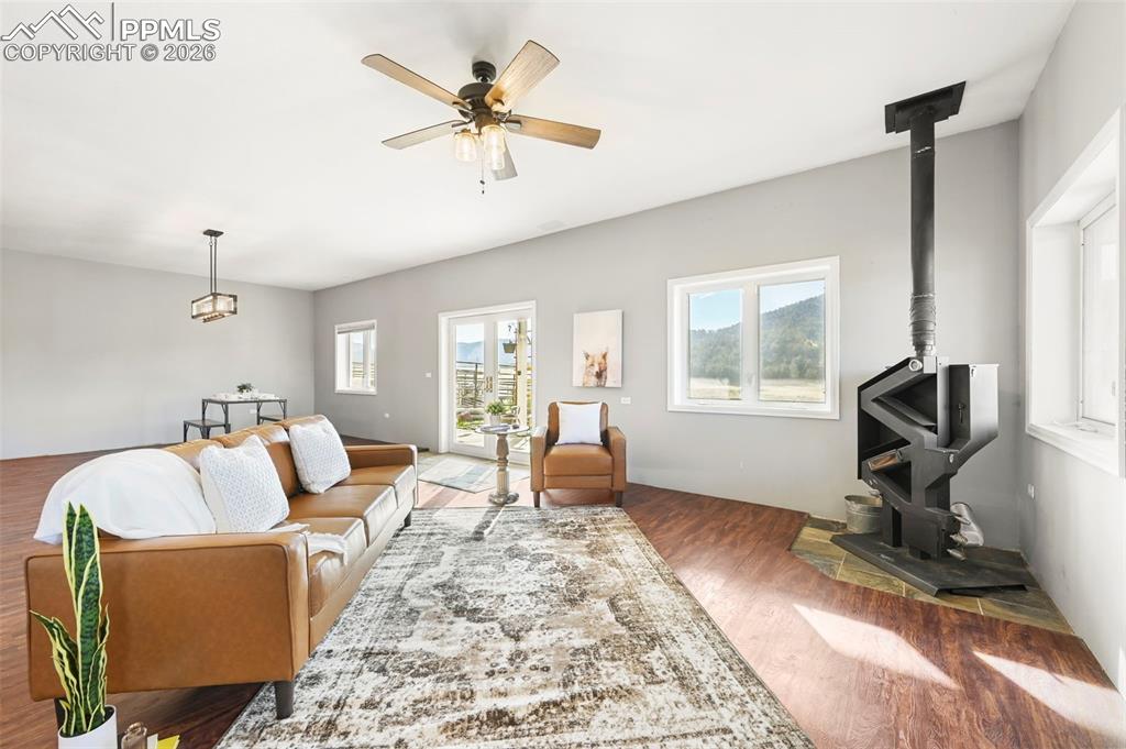 Image 7 of 46: Living Room