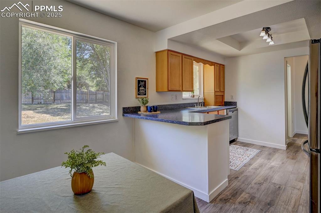 Image 9 of 29: Kitchen