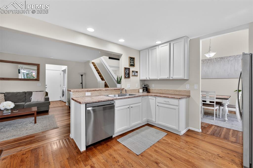 Image 13 of 47: Kitchen