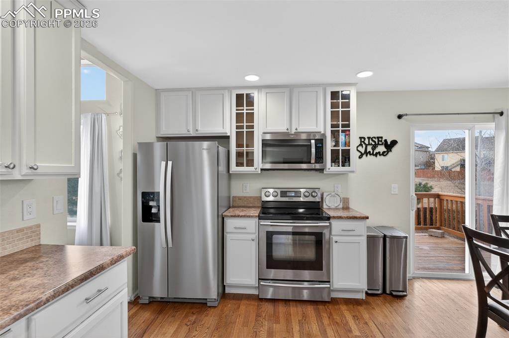 Image 14 of 47: Kitchen