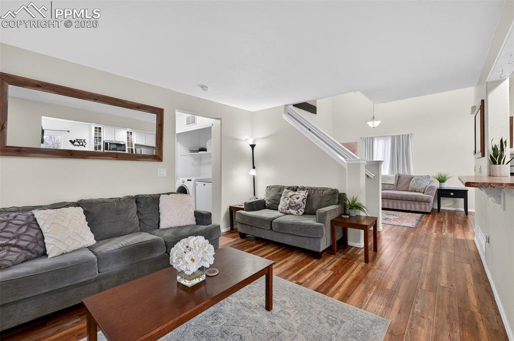 Image 19 of 47: Living Room