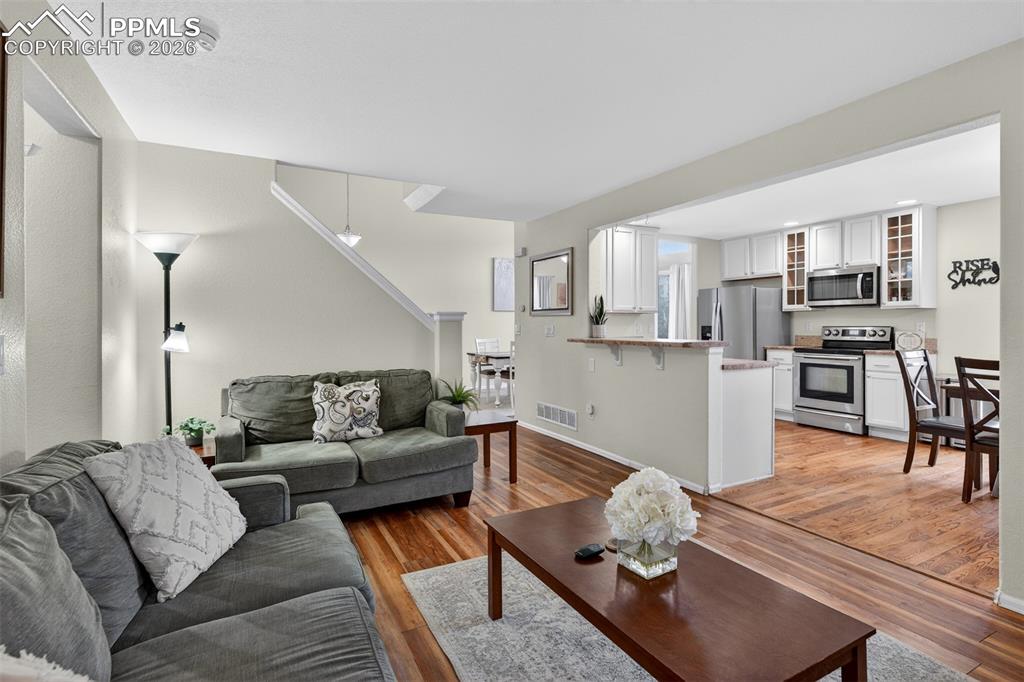 Image 20 of 47: Living Room