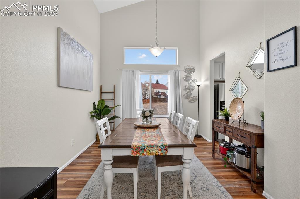 Image 9 of 47: Dining Area