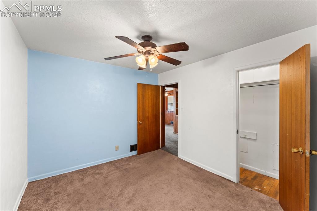 Image 11 of 28: Bedroom