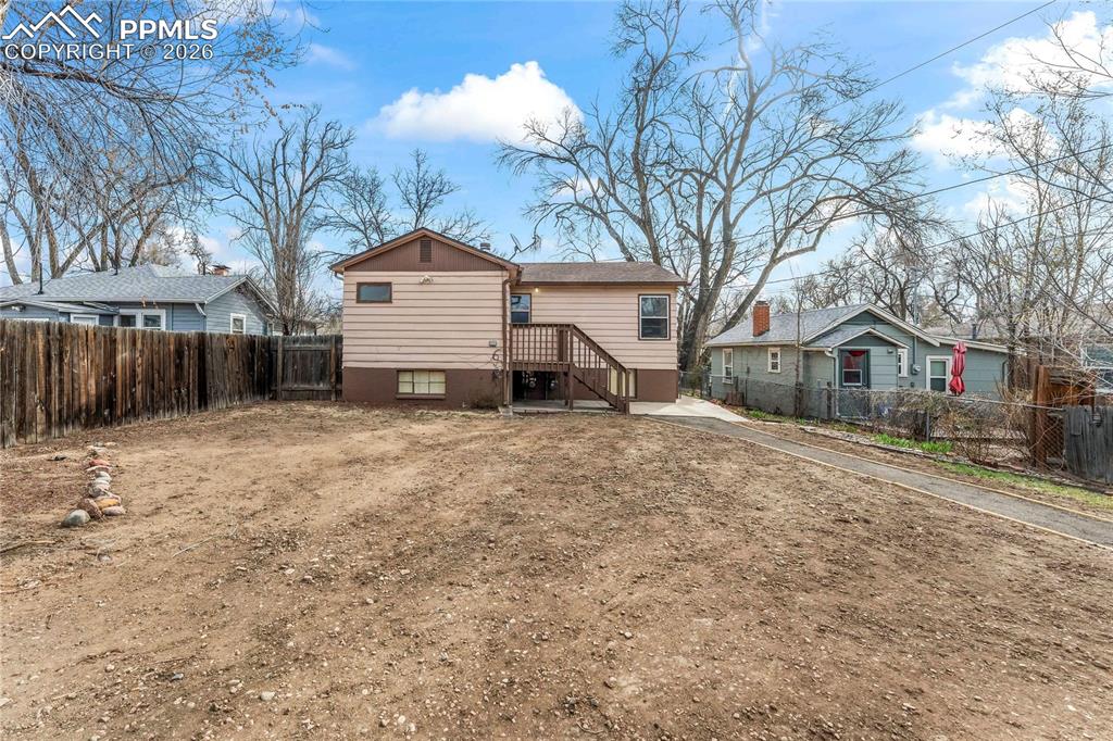 Image 26 of 28: Back of Structure