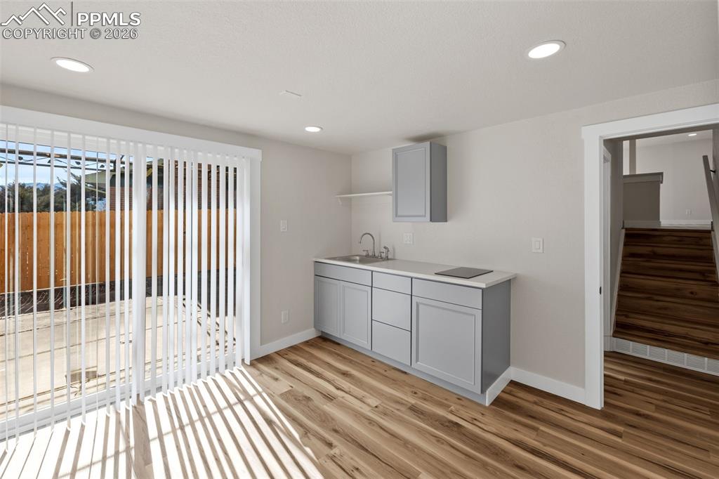 Image 24 of 42: Private Suite