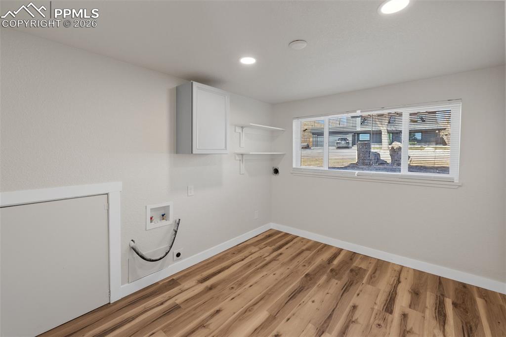 Image 29 of 42: Laundry