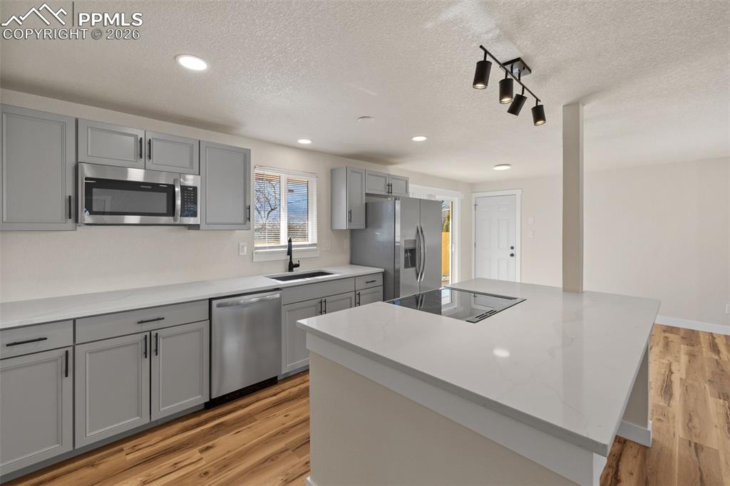 Image 8 of 42: Kitchen