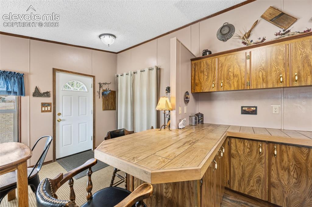 Image 18 of 48: Kitchen