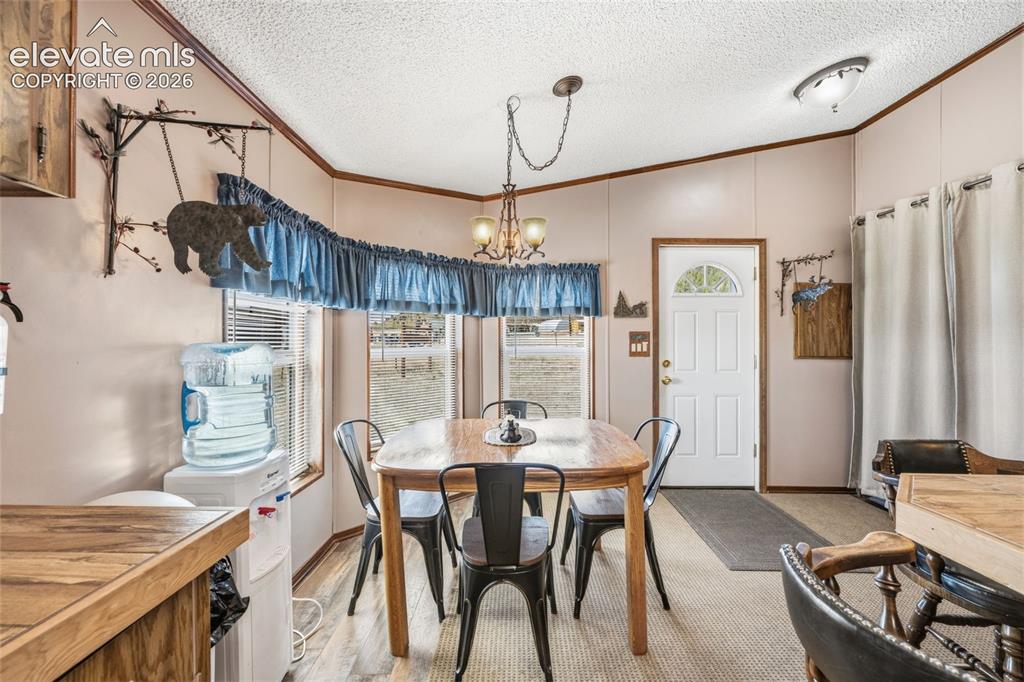 Image 19 of 48: Breakfast Area