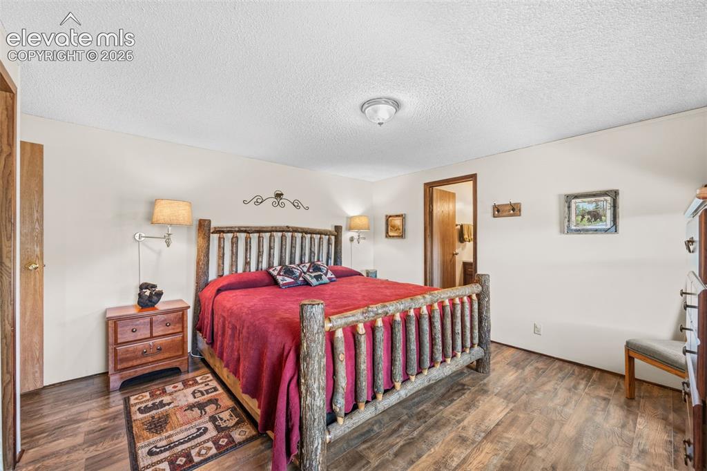 Image 23 of 48: Master Bedroom