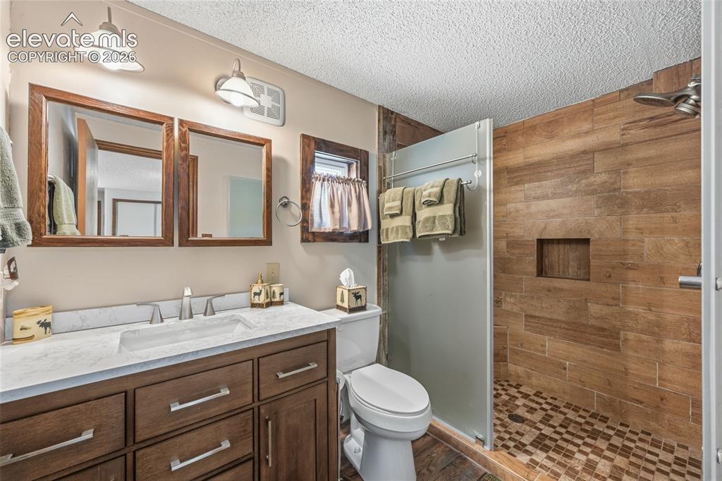 Image 25 of 48: Master Bathroom
