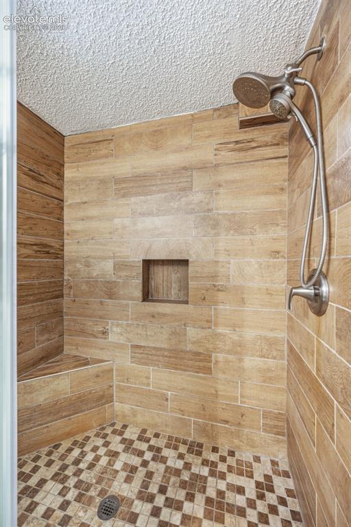 Image 26 of 48: Master Bathroom