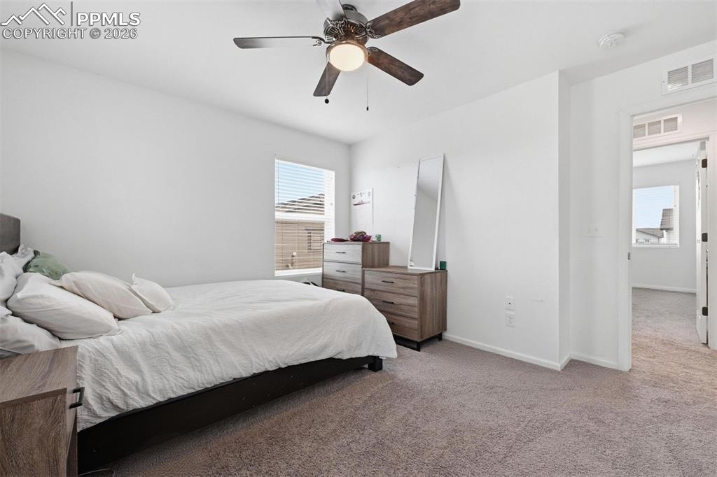 Image 18 of 26: Bedroom